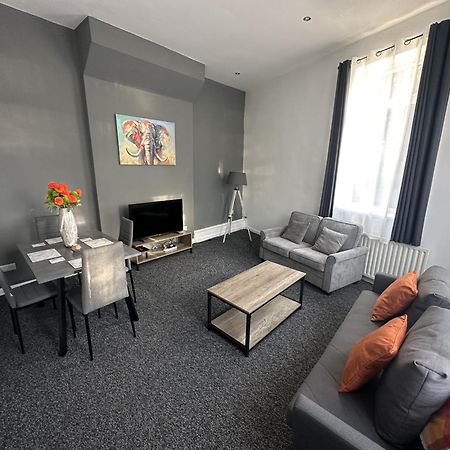 Large Ground Floor Apartment - South Shields - 3 Minutes From South Tyneside Hospital, 8 Minutes From Beach المظهر الخارجي الصورة